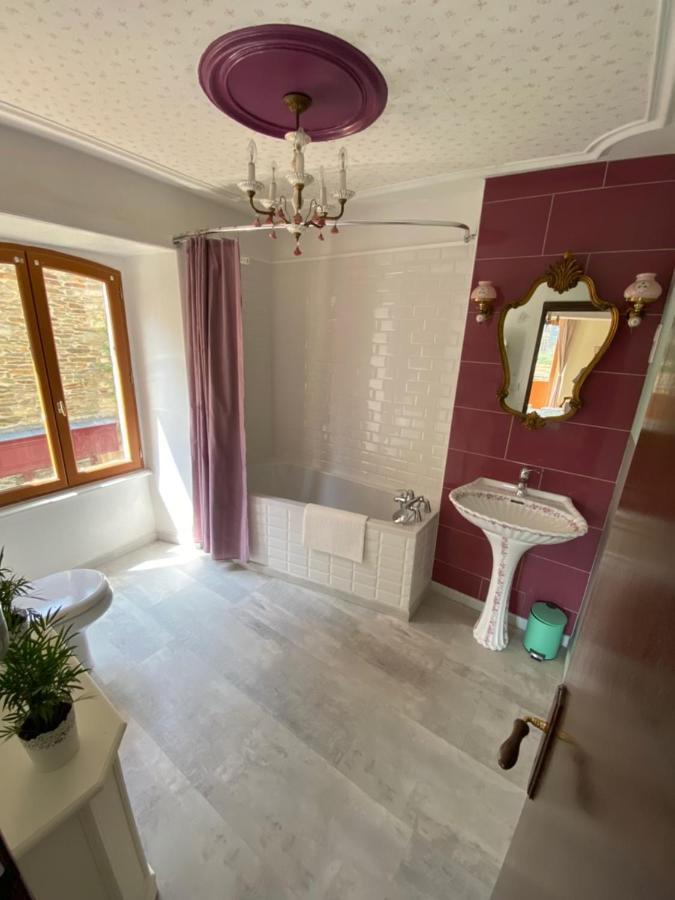 La Maison Du Paon- Josselin Aparthotel Екстериор снимка