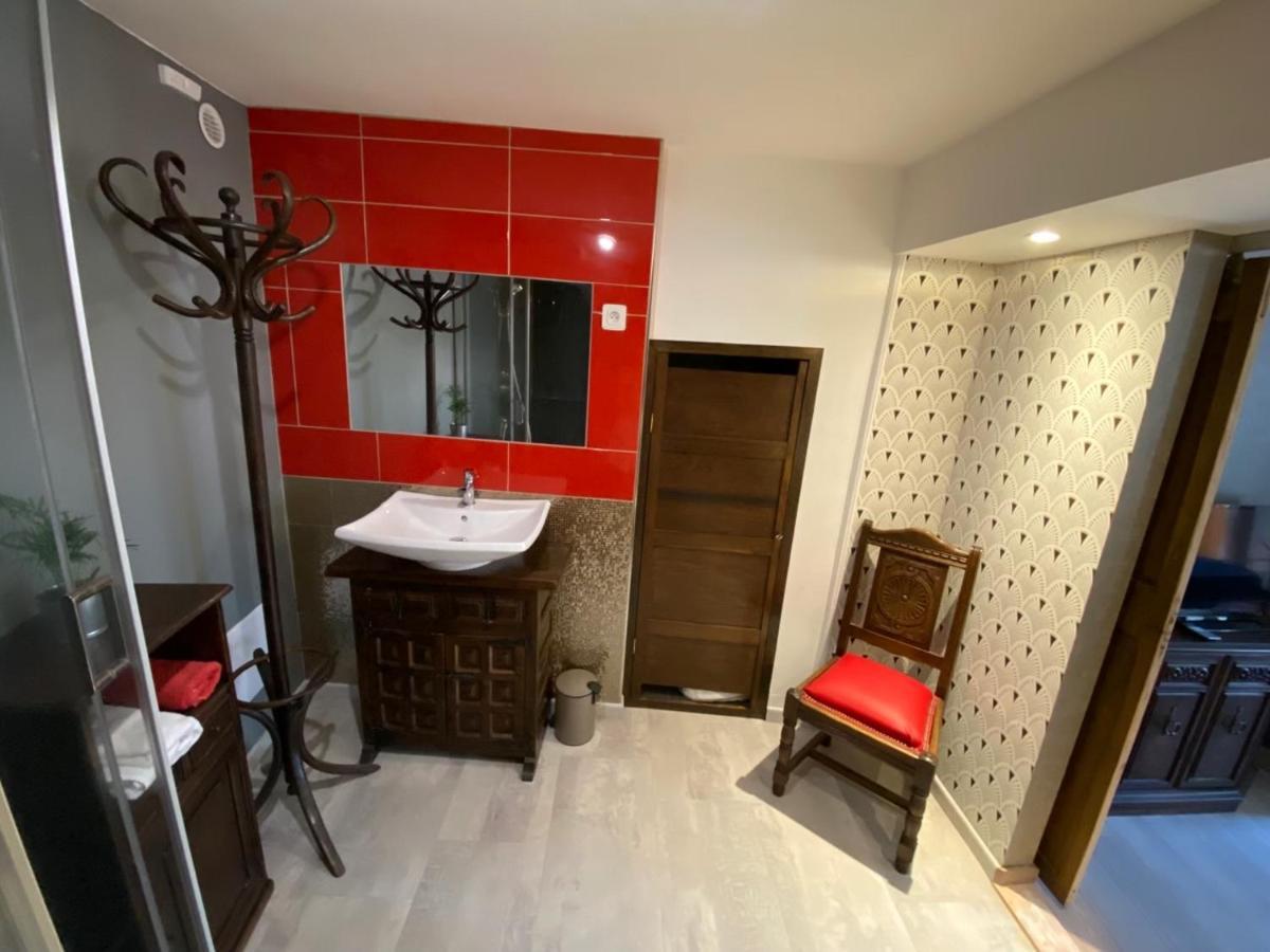 La Maison Du Paon- Josselin Aparthotel Екстериор снимка