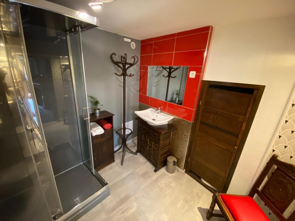 La Maison Du Paon- Josselin Aparthotel Екстериор снимка