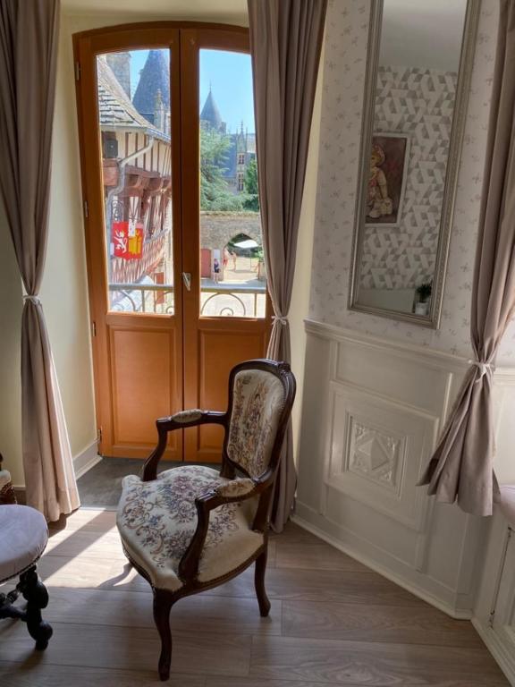La Maison Du Paon- Josselin Aparthotel Екстериор снимка