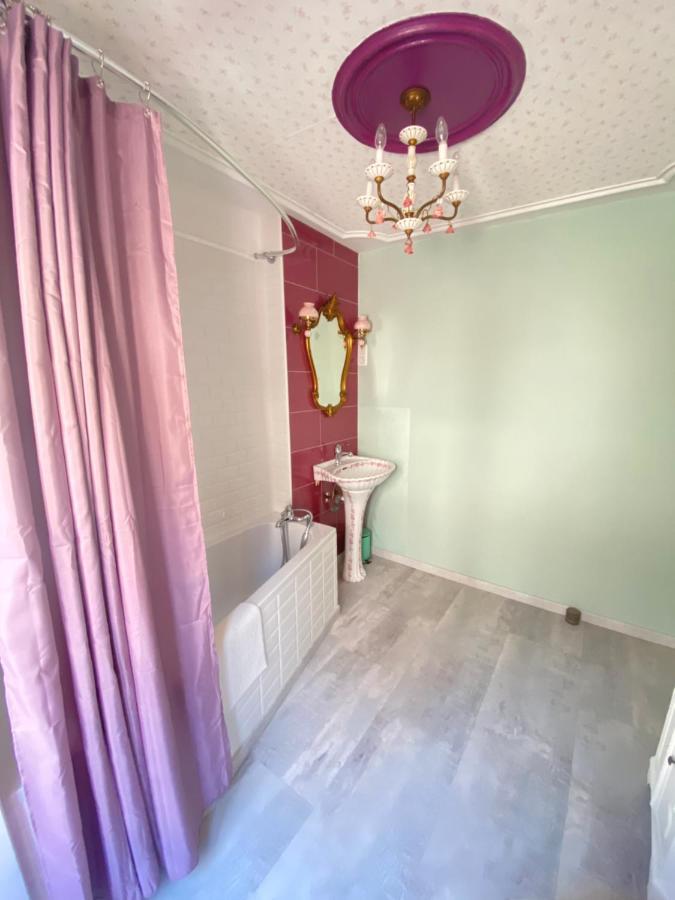 La Maison Du Paon- Josselin Aparthotel Екстериор снимка